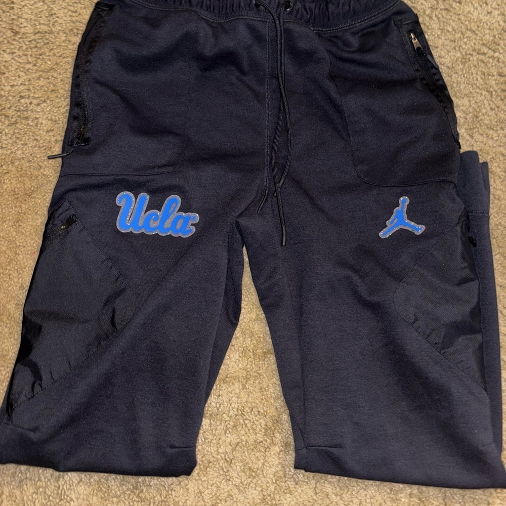 (#10) Jordan Kids Black Joggers smoke free home